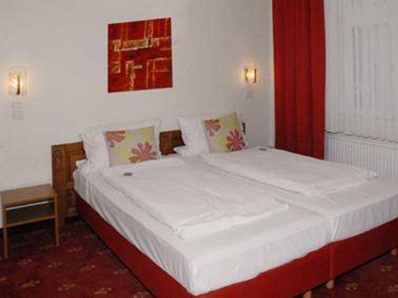 Hotel Domstern Koln Bagian luar foto
