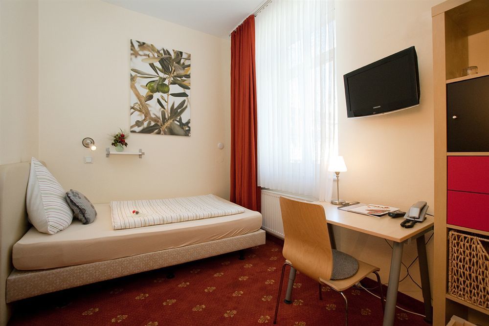 Hotel Domstern Koln Bagian luar foto